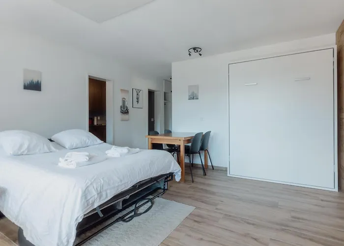 Avec Vue Majestueuse Sur Les Montagnes