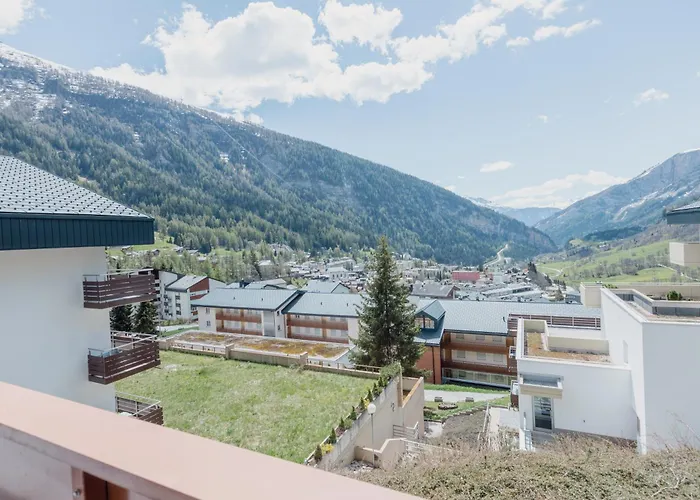 Avec Vue Majestueuse Sur Les Montagnes